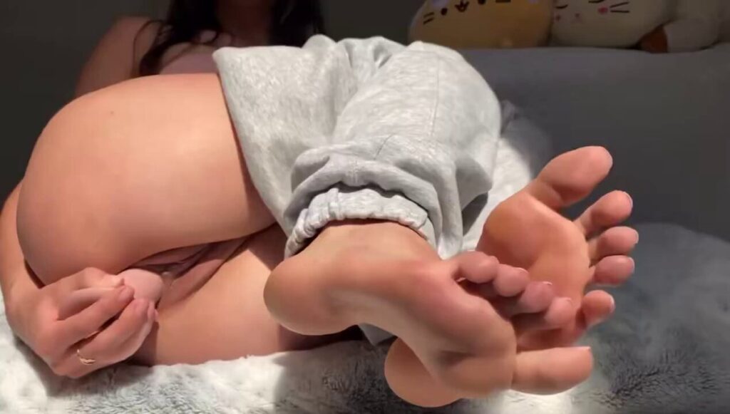 Pretty Pussy Pretty Feet Naughty ZA