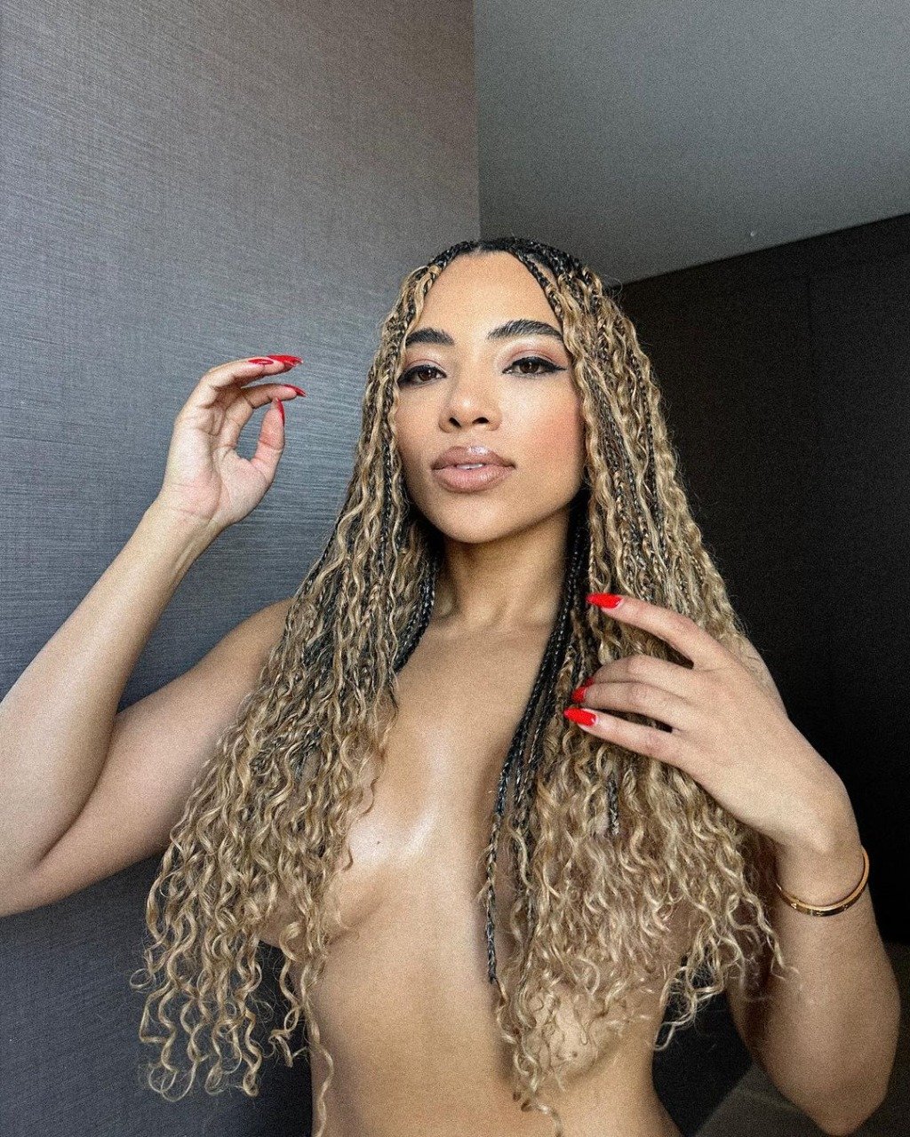 Amanda Du-Pont nude