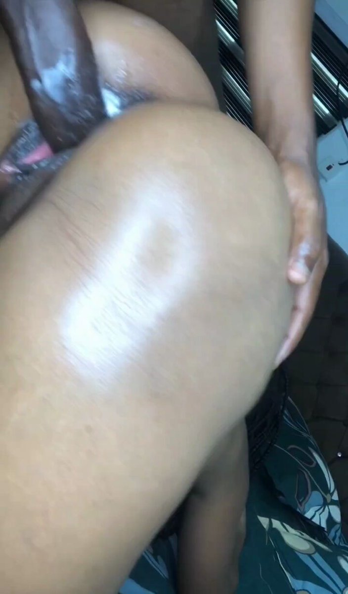 Rub your cum on her pussy