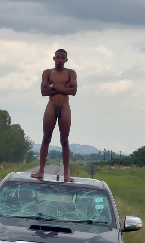 Zim Guy naked