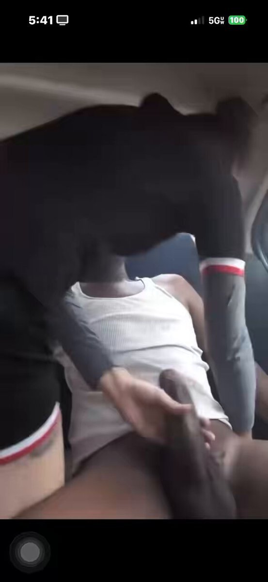 Quickie break in the car