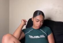 She masturbated with a dildo