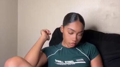 She masturbated with a dildo